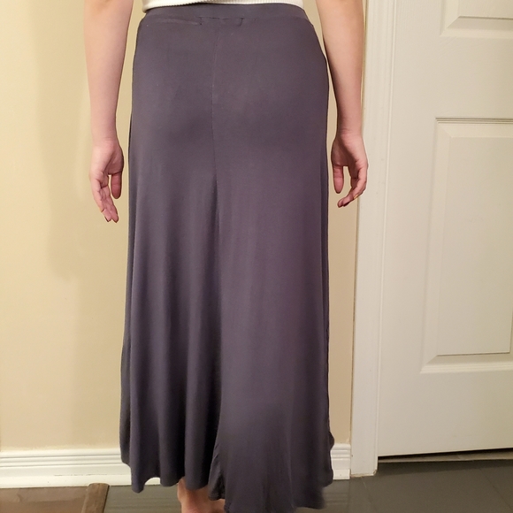 BOGO🔥 HIGH LOW GRAY SKIRT - Picture 2 of 2